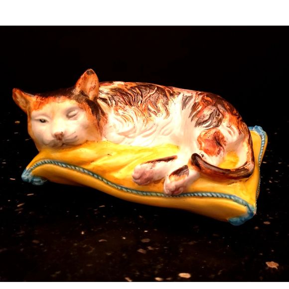 Calico Kitten Cat Sleeping on Pillow Italy Ceramic Vintage - Picture 5 of 13